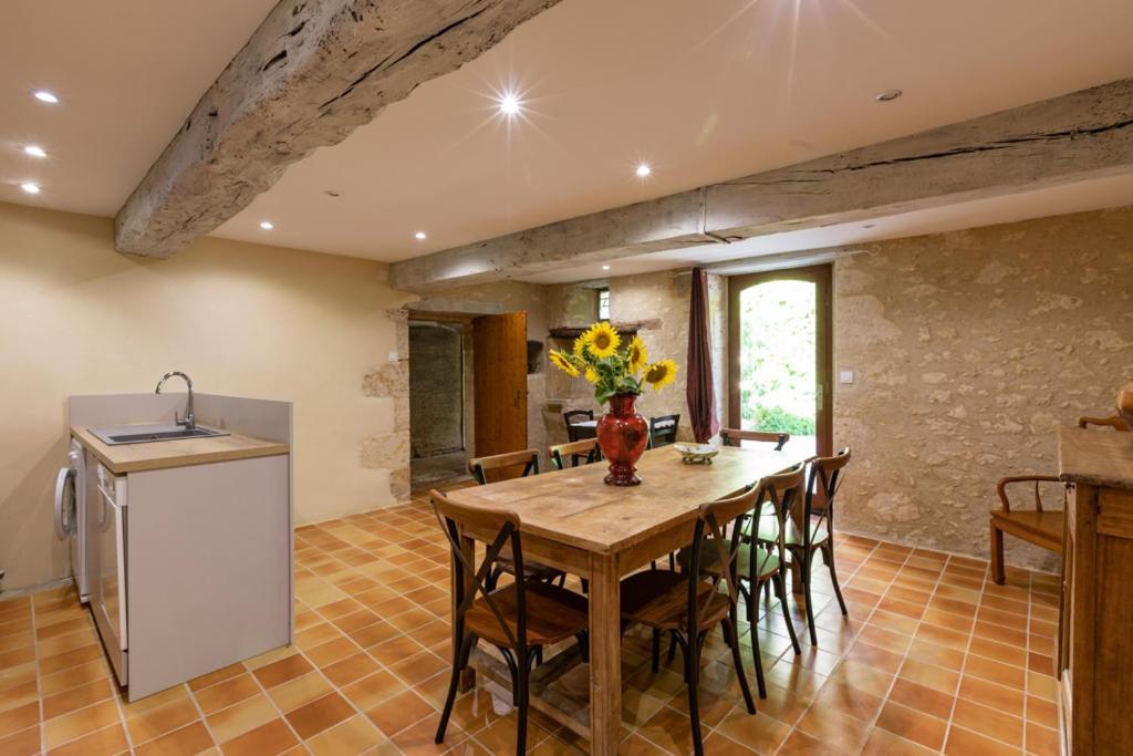 Bed and Breakfast Domaine De Laplan Cezan Екстер'єр фото